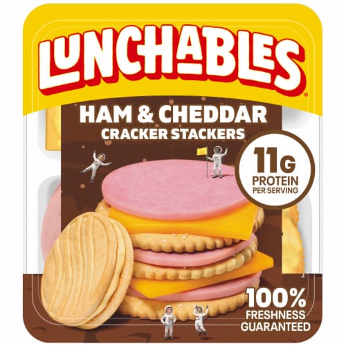 Lunchables Ham & Cheddar Cheese Cracker Stackers with Vanilla Creme Cookies Snack Kit Perspective: front