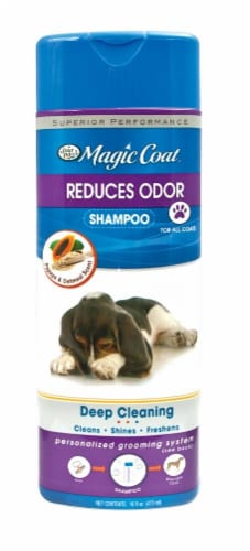Four Paws Magic Coat Antibacterial Shampoo Perspective: front