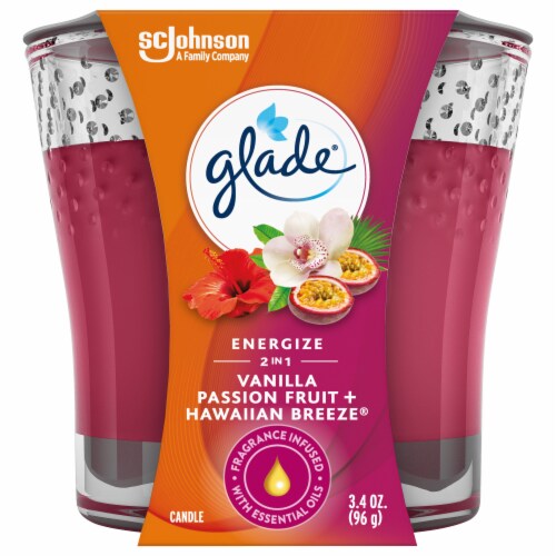 Glade® Energize 2-in-1 Vanilla Passion Fruit + Hawaiian Breeze® Glass Jar Candle Perspective: front