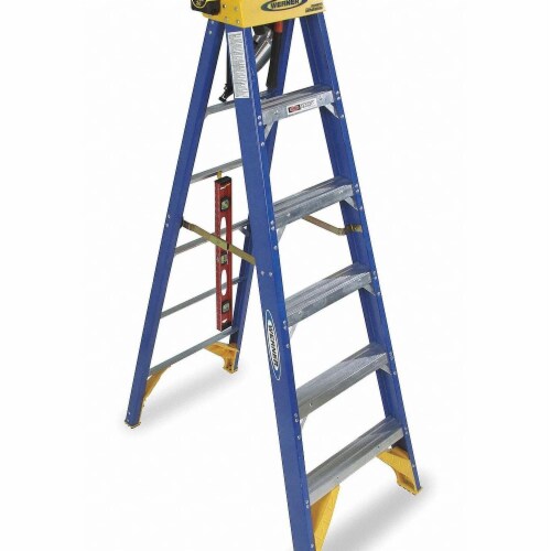 Werner Stepladder,Fiberglass,6 ft. H,375 lb Cap  OBCN06 Perspective: front
