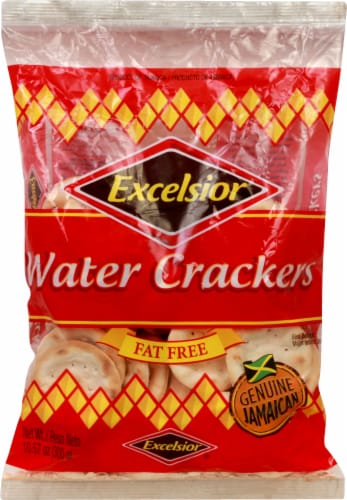 Excelsior® Fat Free Water Crackers Perspective: front