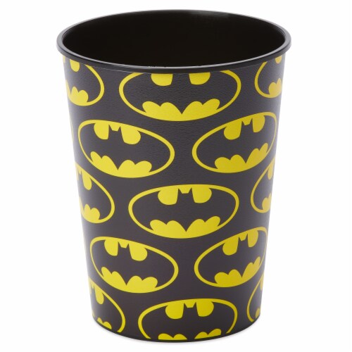 American Greetings Batman Plastic Party Cups Perspective: front