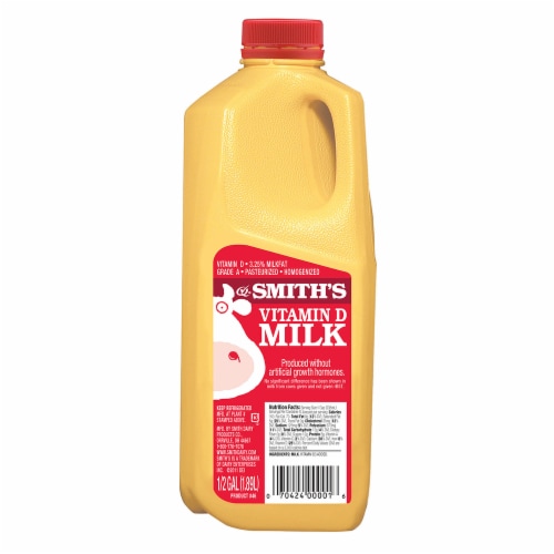 Smith's Vitamin D Whole Milk Half Gallon Perspective: front
