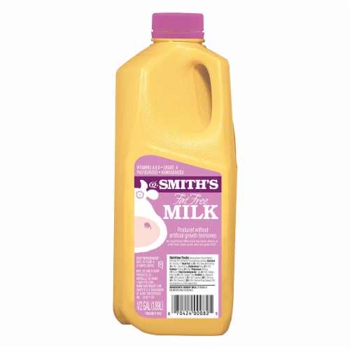 Smith's Fat Free Milk Half Gallon Perspective: front