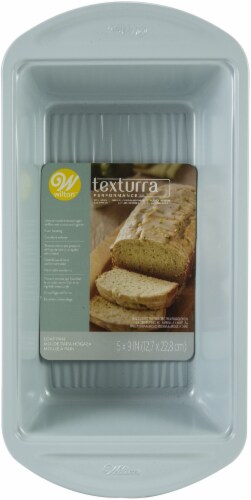 Wilton® Texturra Performance Loaf Pan Perspective: front