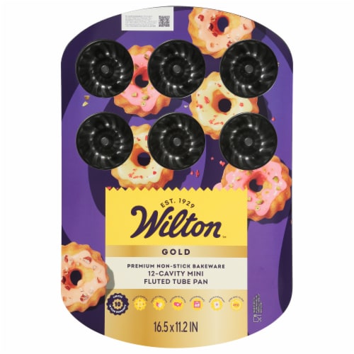 Wilton® Gold Non-Stick Fluted Pan Mini Perspective: front