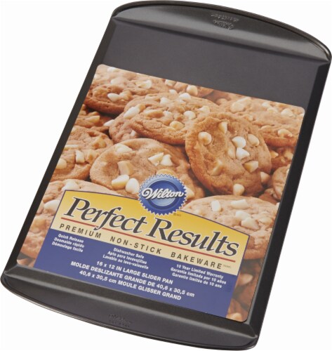Wilton® Perfect Results Nonstick Cookie Slider - Black Perspective: front