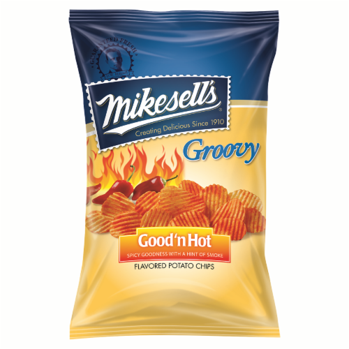 Mike Sells Groovy Good 'n Hot Flavored Potato Chips Perspective: front