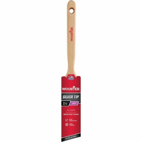 Wooster SILVER TIP 1-1/2 In. Chisel Trim Angle Sash Paint Brush 5221-1 1/2 Perspective: front