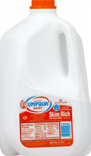 Umpqua Dairy Skim Rich Milk Perspective: front