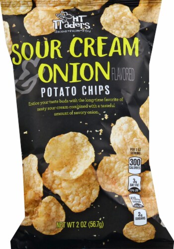 Harris Teeter Traders™ Sour Cream & Onion Potato Chips Perspective: front