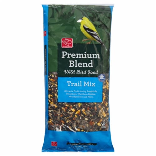 Harris Teeter™ Premium Blend Trail Mix Wild Bird Food Perspective: front