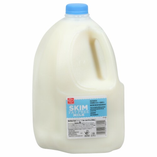 Harris Teeter™ Fat Free Skim Milk Perspective: front