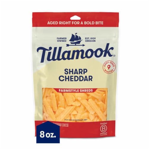 Tillamook® Sharp Cheddar Shredded Cheese Farmstyle Perspective: front