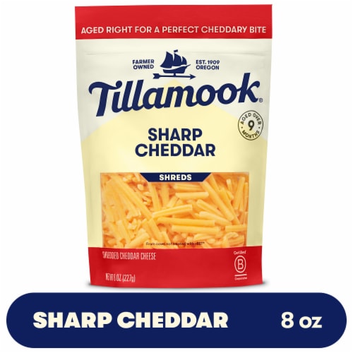 Tillamook® Sharp Cheddar Shredded Cheese Perspective: front