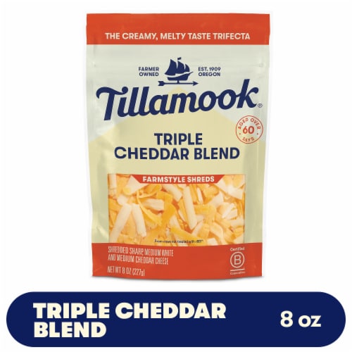 Tillamook Farmstyle Triple Cheddar Cheese Blend Shredded Cheese Perspective: front