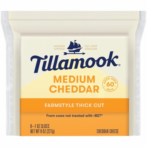 Tillamook Medium Cheddar Cheese Slices 8 Count Perspective: front