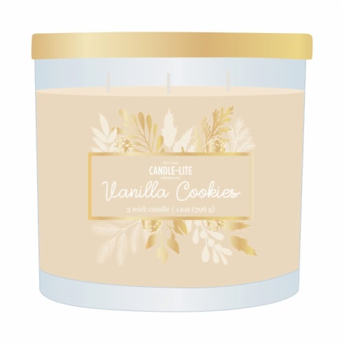 Candle-Lite Vanilla Cookies Jar Candle Perspective: front