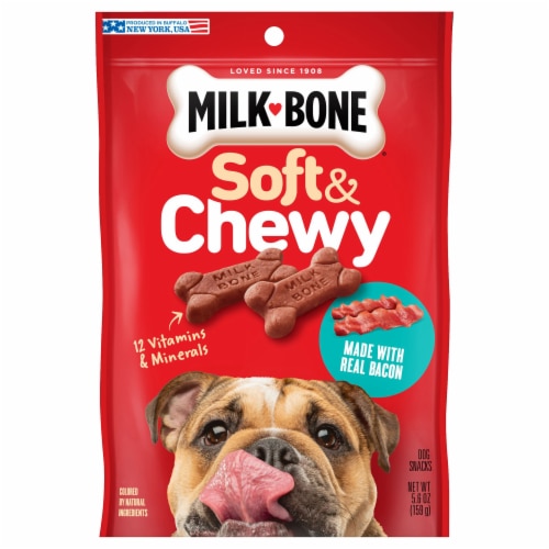 Milk-Bone® Soft & Chewy Bacon Dog Treats Perspective: front