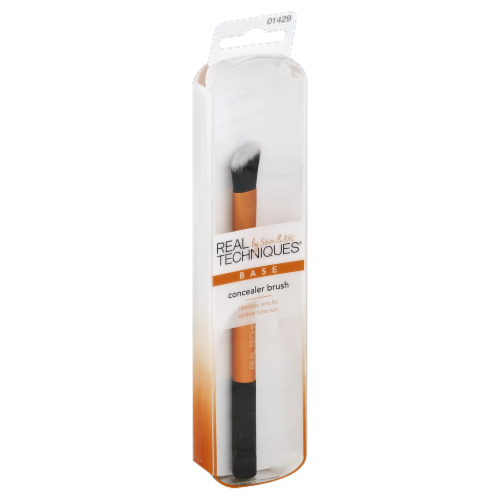 Real Techniques Base Concealer Brush Perspective: front