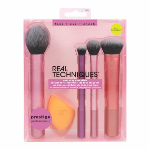 Real Techniques® Face + Eyes + Cheek Everyday Essentials Brush Set Perspective: front