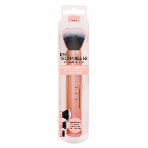 Real Techniques Custom Complexion Brush Perspective: front