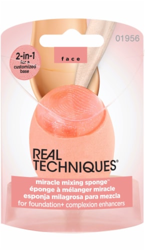 Real Techniques® Miracle Mixing Sponge Perspective: front