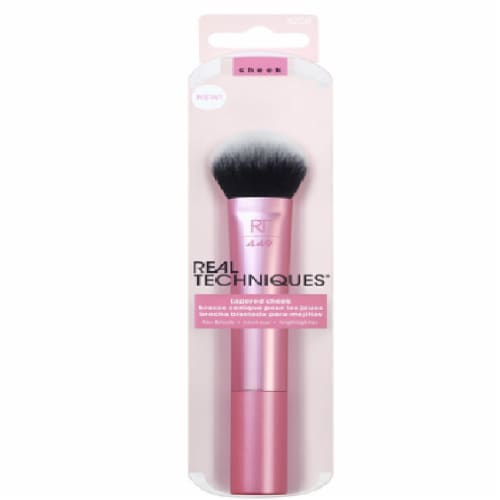 Real Techniques Tapered Cheek Brush Perspective: front