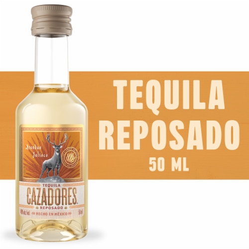 CAZADORES® Tequila Reposado Perspective: front
