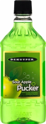 DeKuyper Pucker Sour Apple Schnapps Liqueur Traveler Perspective: front
