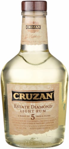 Cruzan Estate Diamond Light White Rum Perspective: front