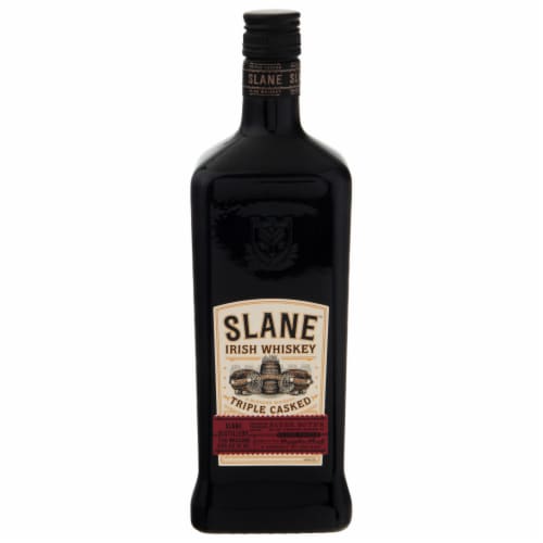 Slane™ Irish Whiskey Triple Casked Blend Perspective: front