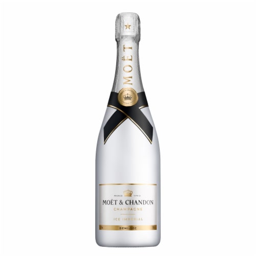 Moet & Chandon Ice Imperial Champagne Perspective: front