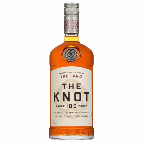 The Knot Irish Whiskey Liqueur Perspective: front