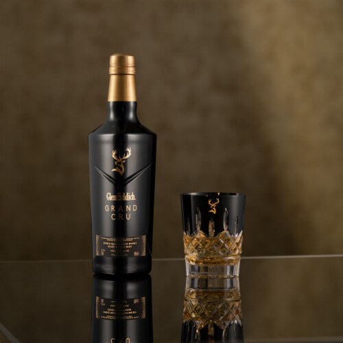 Glenfiddich 23 Year Old Grand Cru Single Malt Scotch Whisky Perspective: front