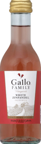 Gallo Family Vineyards White Zinfandel Wine Perspective: front
