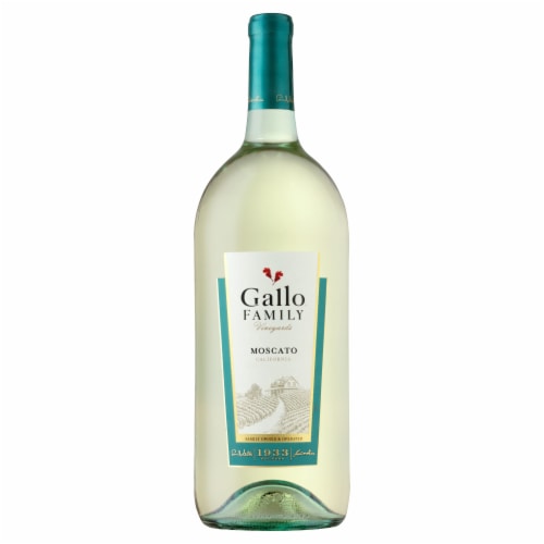 Gallo Family Vineyards Moscato California White Wine Perspective: front