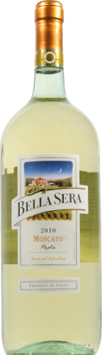 Bella Sera Moscato White Wine Perspective: front