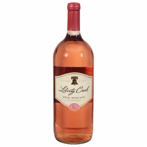 Liberty Creek® Vineyards Pink Moscato Wine Perspective: front