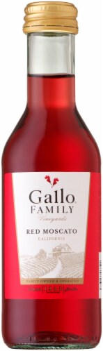 Gallo Family Vineyards Red Moscato Argentina Red Wine Perspective: front