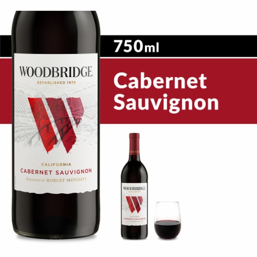 Woodbridge Cabernet Sauvignon Red Wine Perspective: front