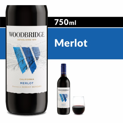 Woodbridge Merlot Red Wine Perspective: front