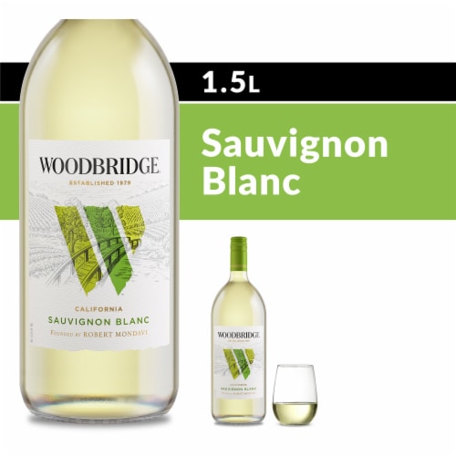 Woodbridge Sauvignon Blanc White Wine Perspective: front