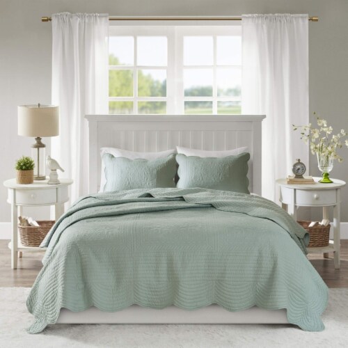 Madison Park Tuscany 3 Piece Reversible Scalloped Edge Coverlet Set Seafoam King/Cal King Perspective: front