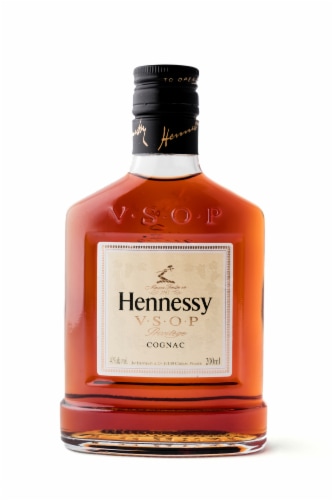 Hennessy V.S Cognac Perspective: front