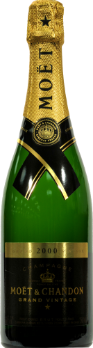 Moet & Chandon Vintage Brut Champagne Perspective: front
