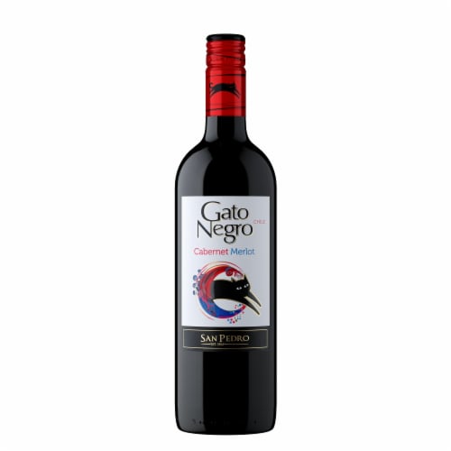 Gato Negro Cabernet Sauvignon/Merlot Blend Chile Red Wine Perspective: front
