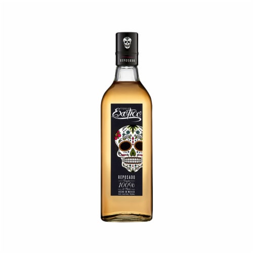 Exotico Tequila Reposado Perspective: front
