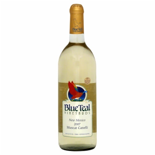 Blue Teal Vineyards Muscat Canelli New Mexico White Wine Perspective: front