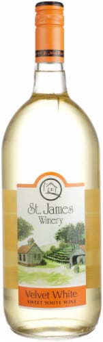 St. James Velvet Sweet White Wine Perspective: front